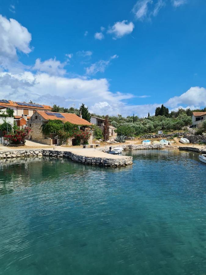 Villa Kuca Za Odmor Buba, Otok Zut Pristanisce Exterior foto