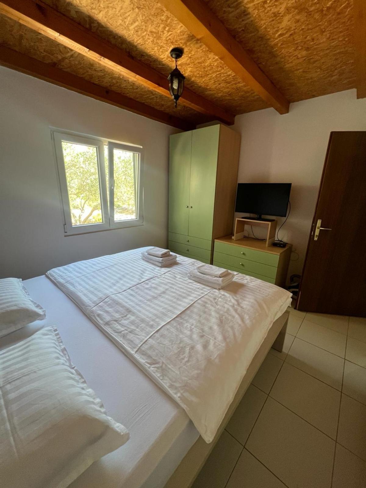 Villa Kuca Za Odmor Buba, Otok Zut Pristanisce Exterior foto